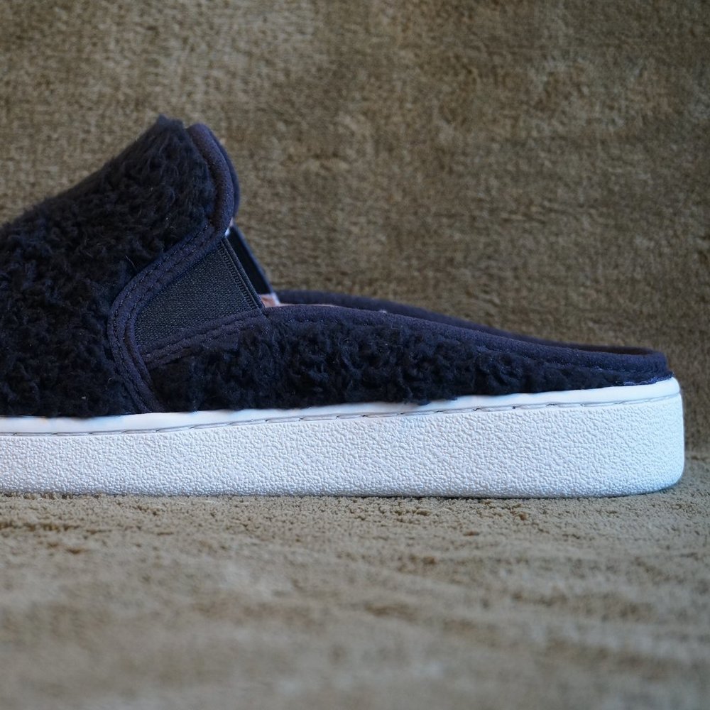 UGG LUCI SLIP ON SNEAKERS  SLIPPERS 10 - Picture 3 of 7